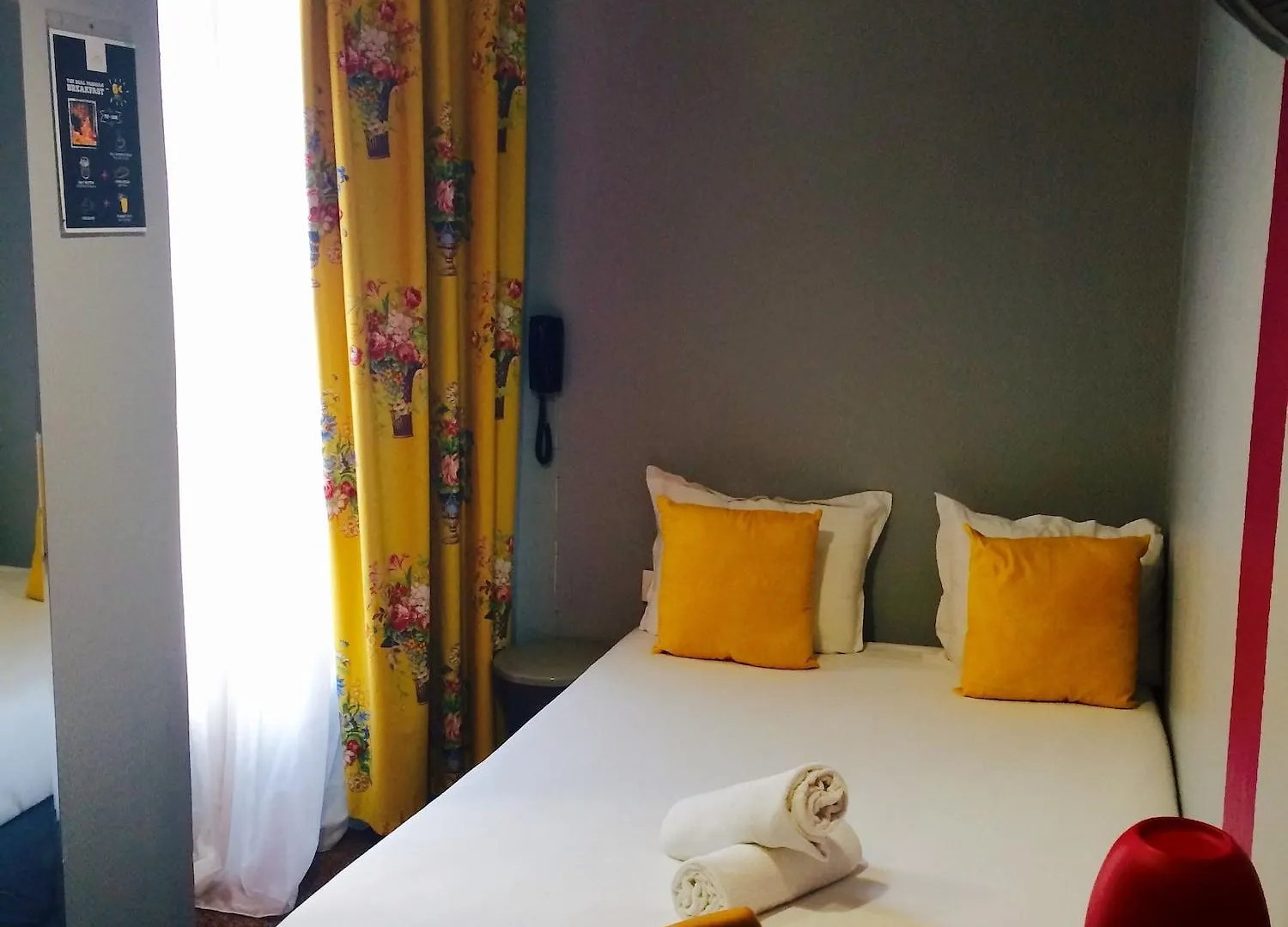 Arty Porte De Versailles By River Hostel *
