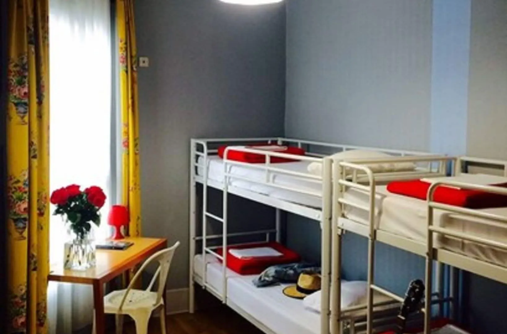 Arty Porte De Versailles By River Hostel *
