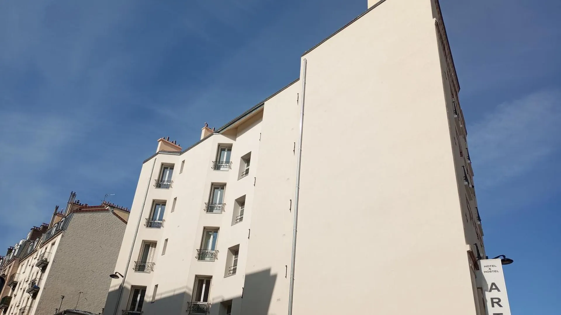Arty Porte De Versailles By River Hostel *
