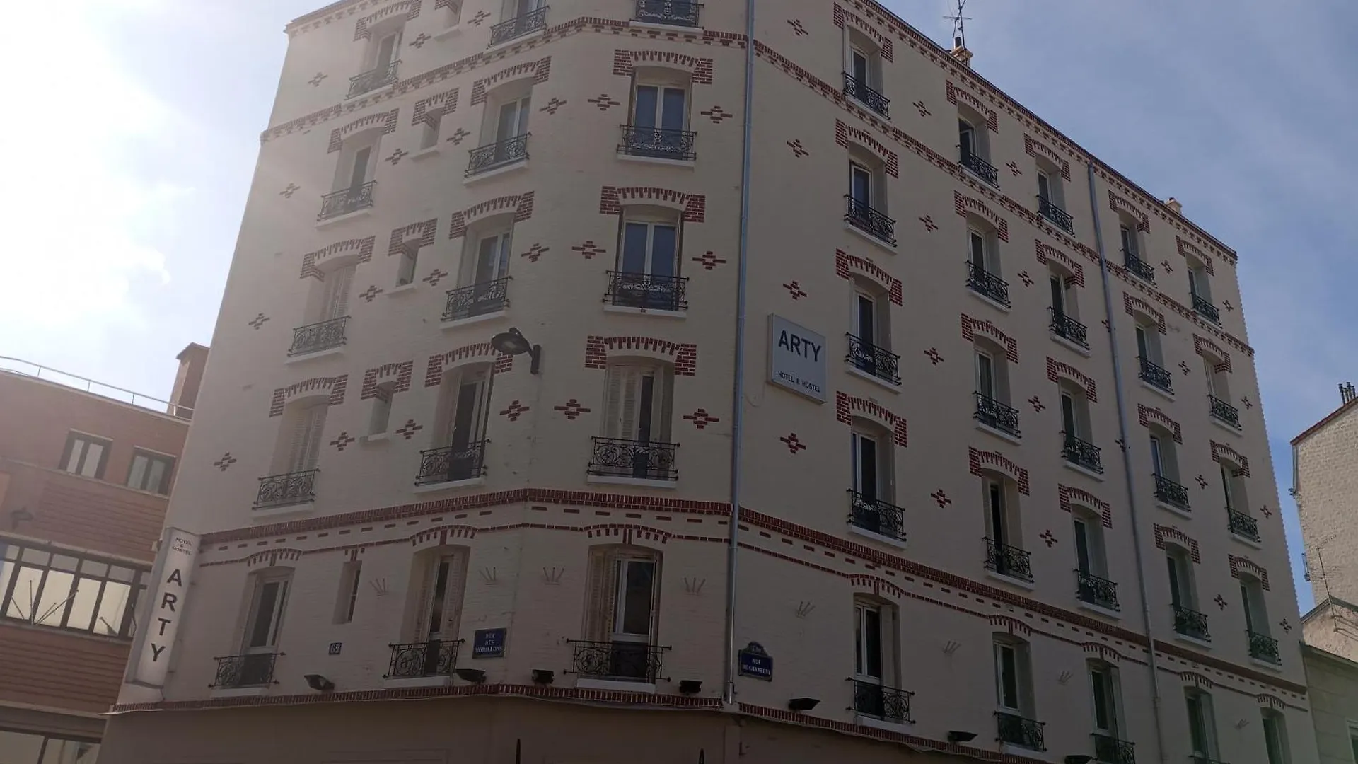 Arty Porte De Versailles By River Hostel Paris
