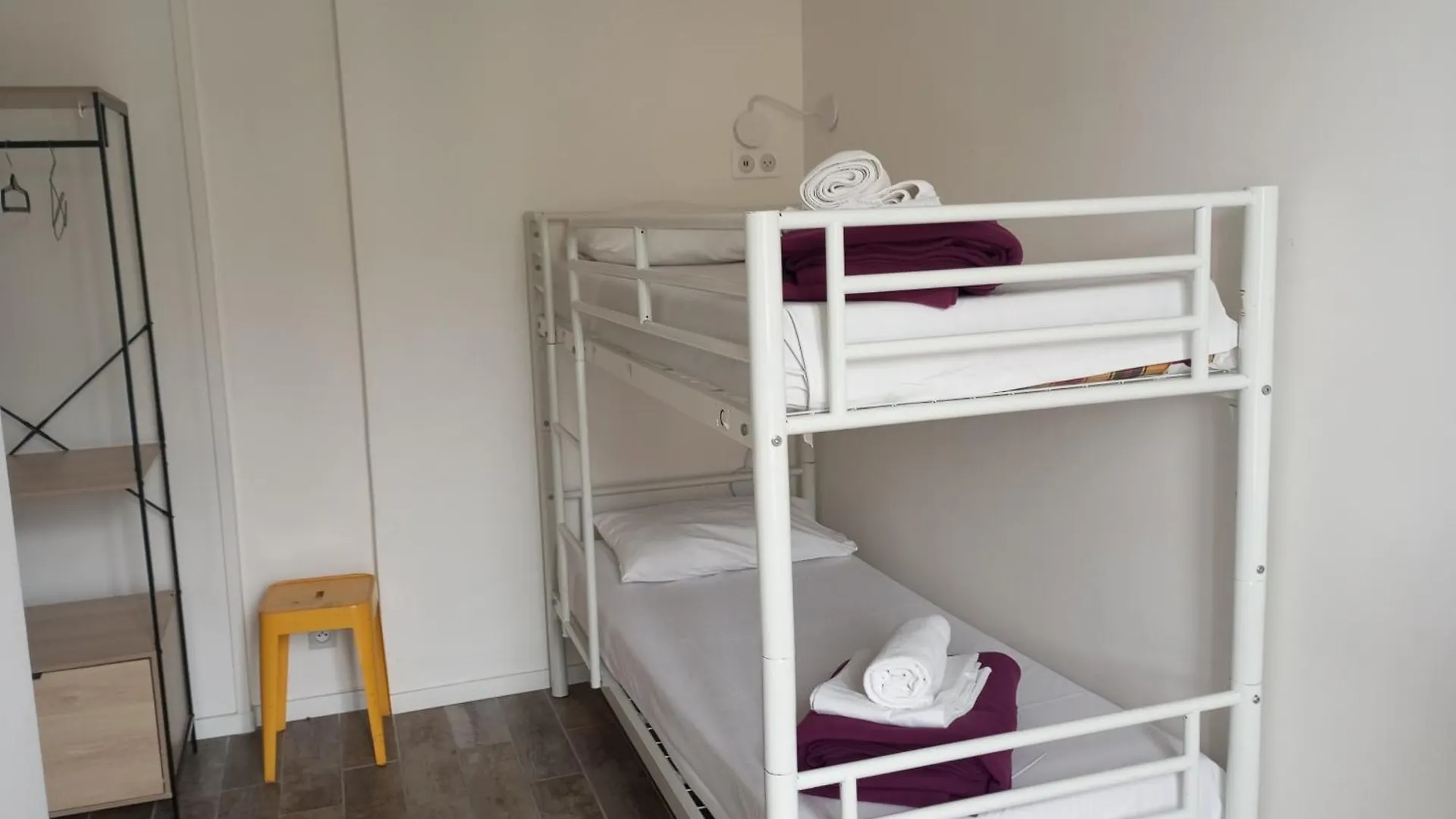 Arty Porte De Versailles By River Hostel *